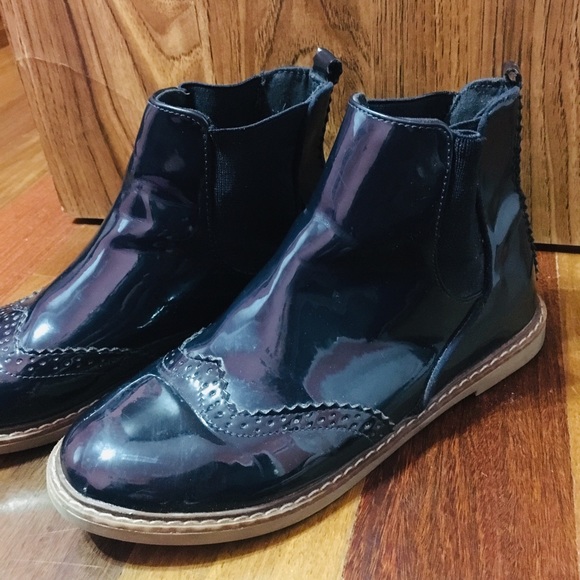 Shoes - Picture 2 of 2